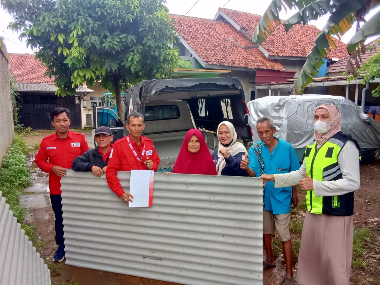 PMI Kota Depok Salurkan Bantuan dan Trauma Healing untuk Korban Banjir Sukabumi